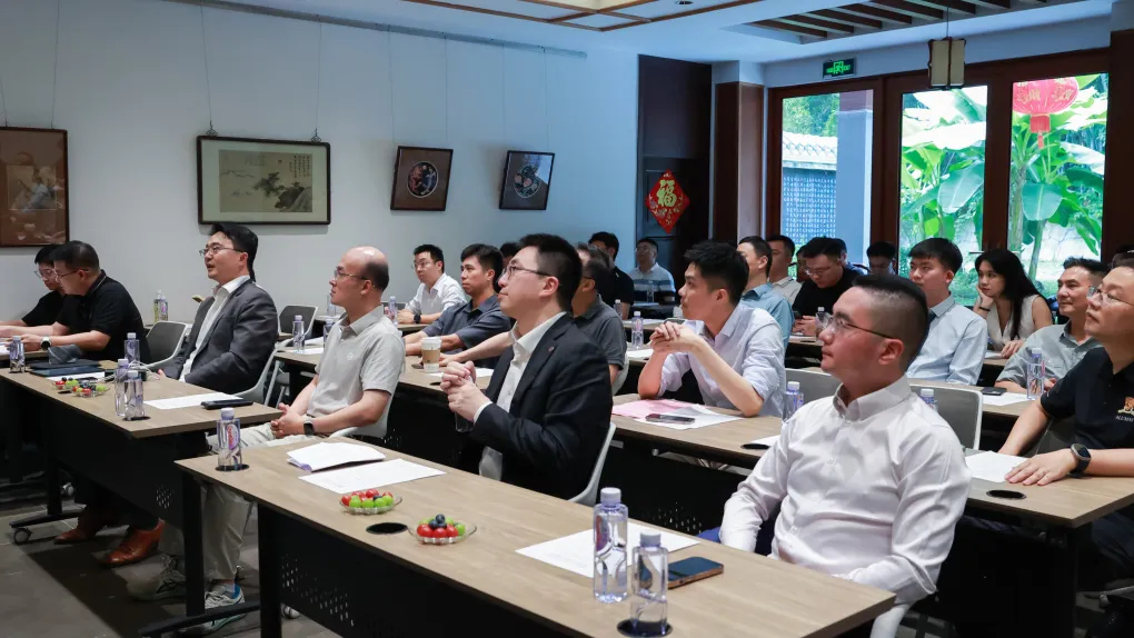 世纪英才出席香港优才及专才协会广州中心启动仪式,深化粤港人才融合布局 (2).jpg